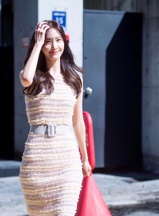 老婆出差闺蜜来家住几天